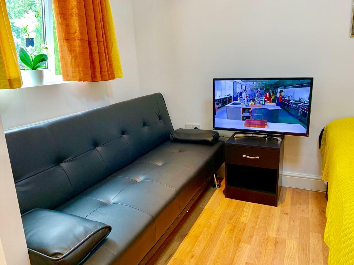 London Studio Apartments, Private Bathrooms And Parking Ilford Exterior foto